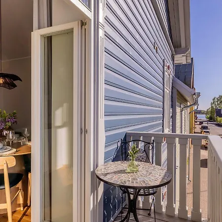 Freinholdi Maja Kuelaliskorter 3 - Balcony Apartamento Võru