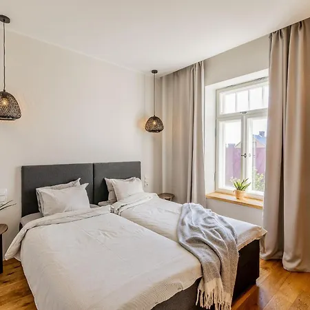 Freinholdi Maja Kuelaliskorter 3 - Balcony Apartmán *