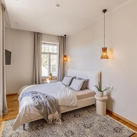 Freinholdi Maja Kuelaliskorter 3 - Balcony Apartmán Võru